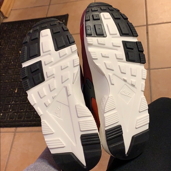 Nike Huarache brand new never worn size 7 boys - Picture 3 of 3